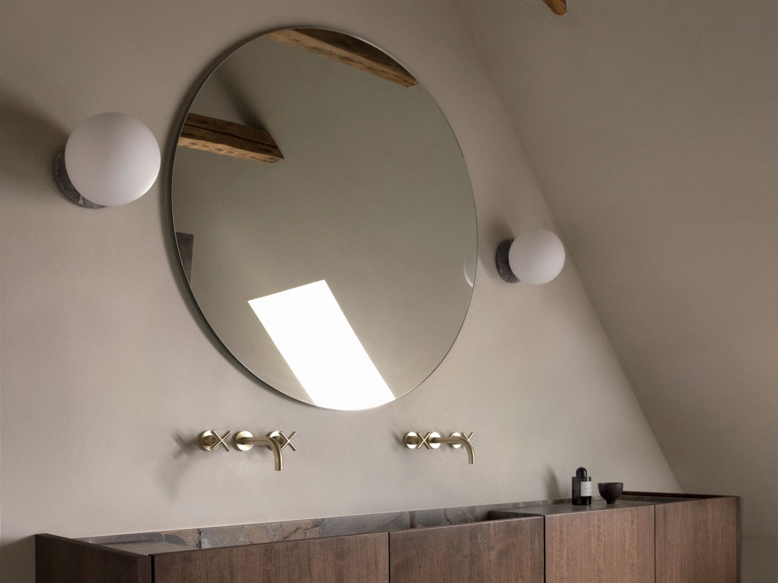 Come scegliere le lampade da parete per la casa